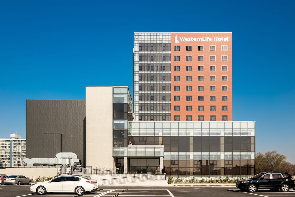 WesternLife Hotel 3/24