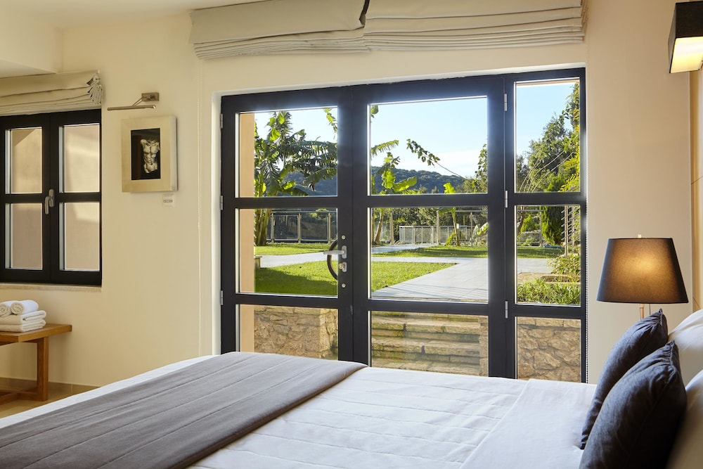 Karvouno Villas 8/50
