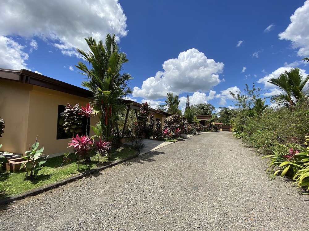 Aunty Arenal Lodge 43/50