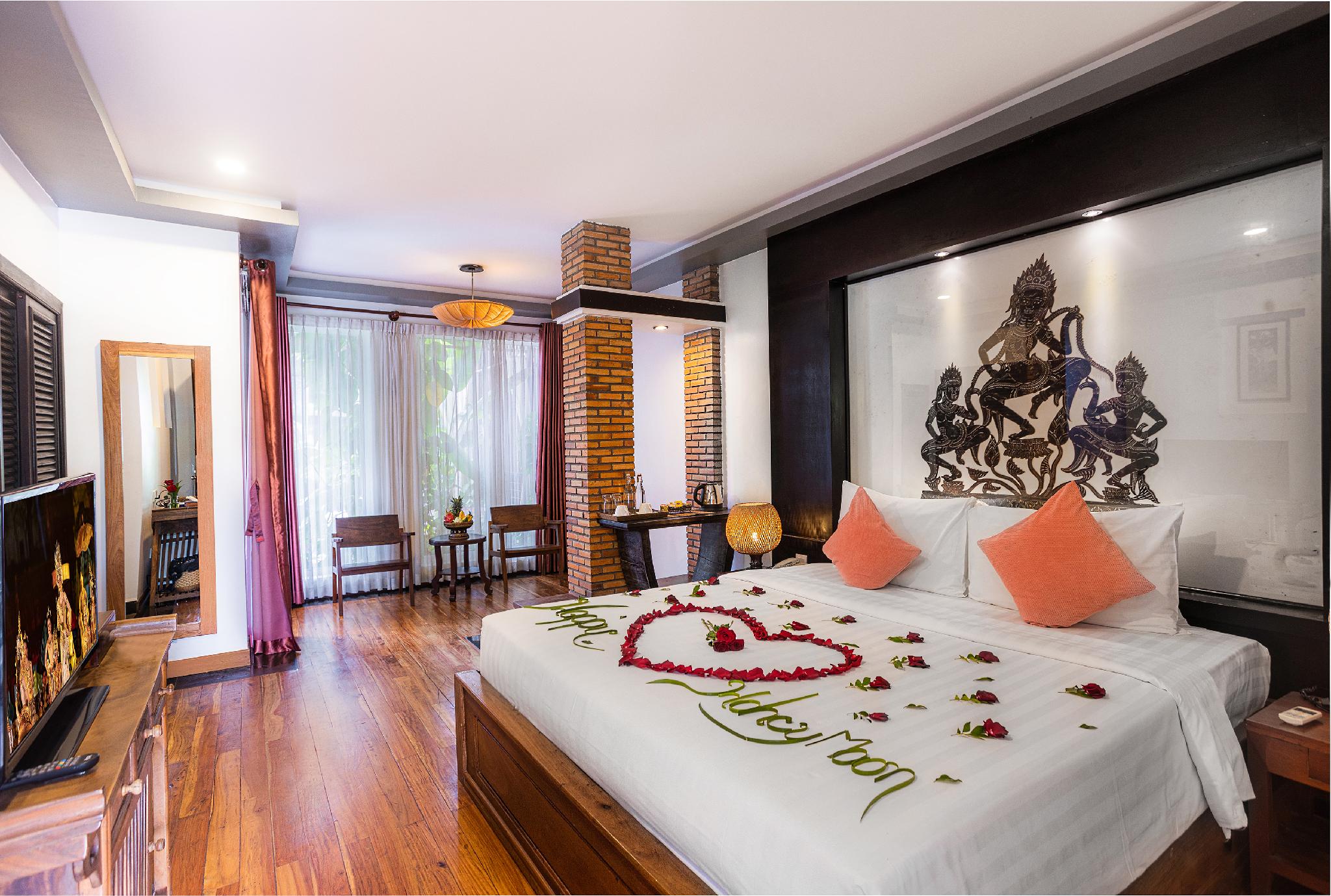 Deluxe, Family, 1 King and 1 Single Beds, Balcony