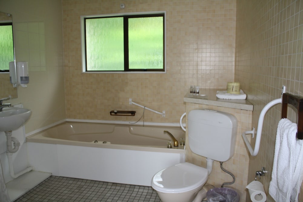 Oxford Court Motel 29/30