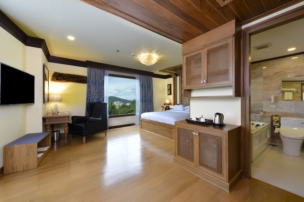 Peak Nimman Prestige Hotel 8/68