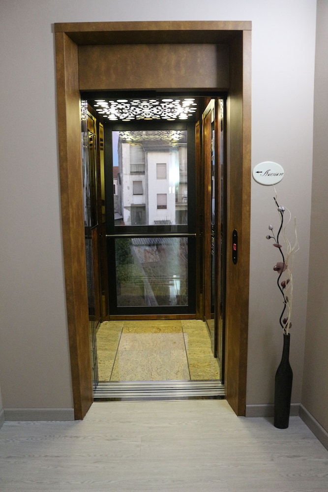 Hotel Garibaldi 5/44