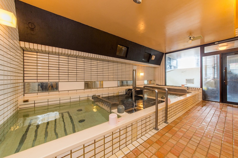 Apa Hotel Komatsu Grand 36/50