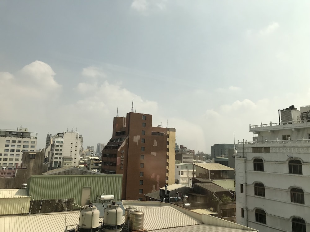 Sunrise Hotel 3/44