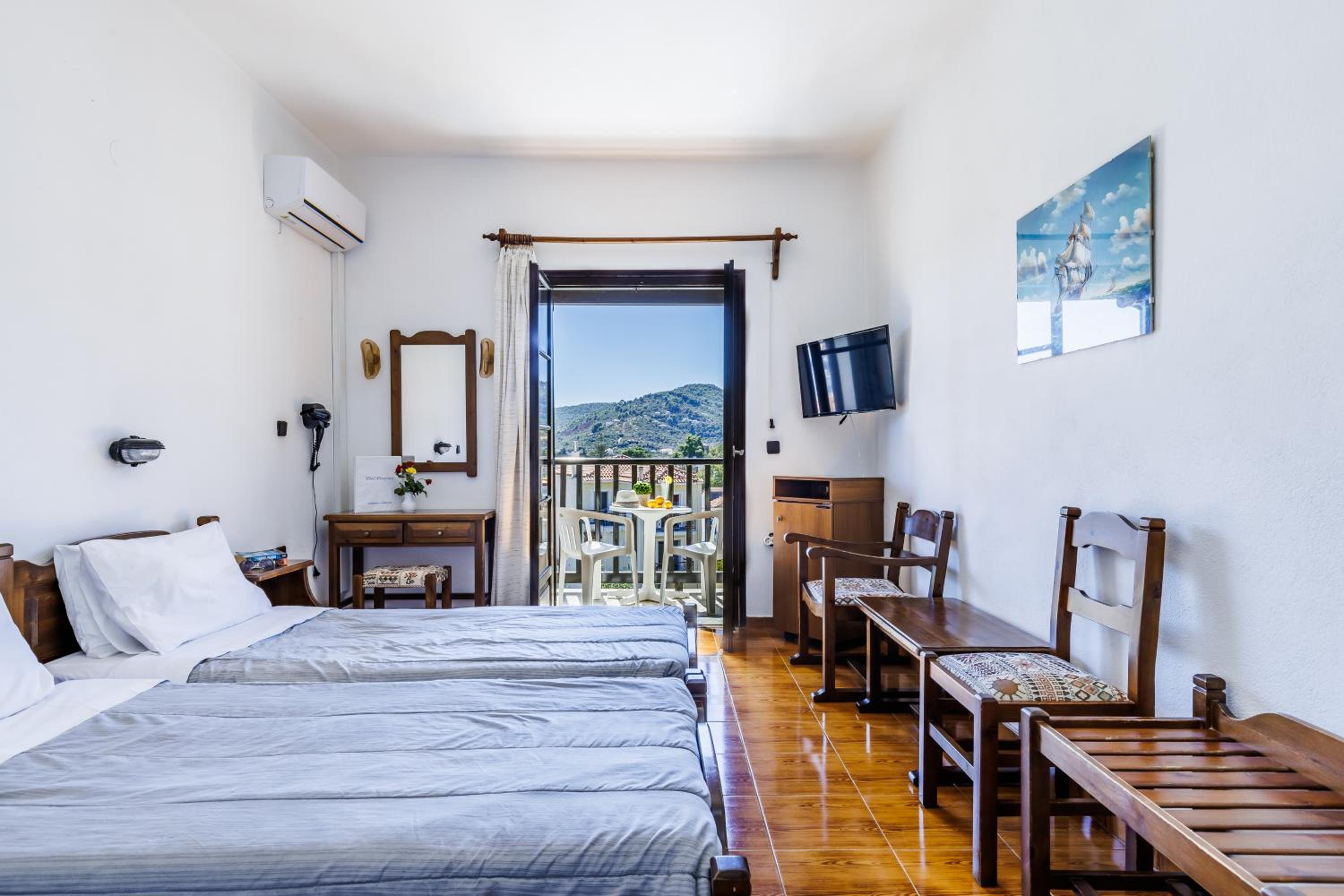Standard, Twin Beds, Inland View