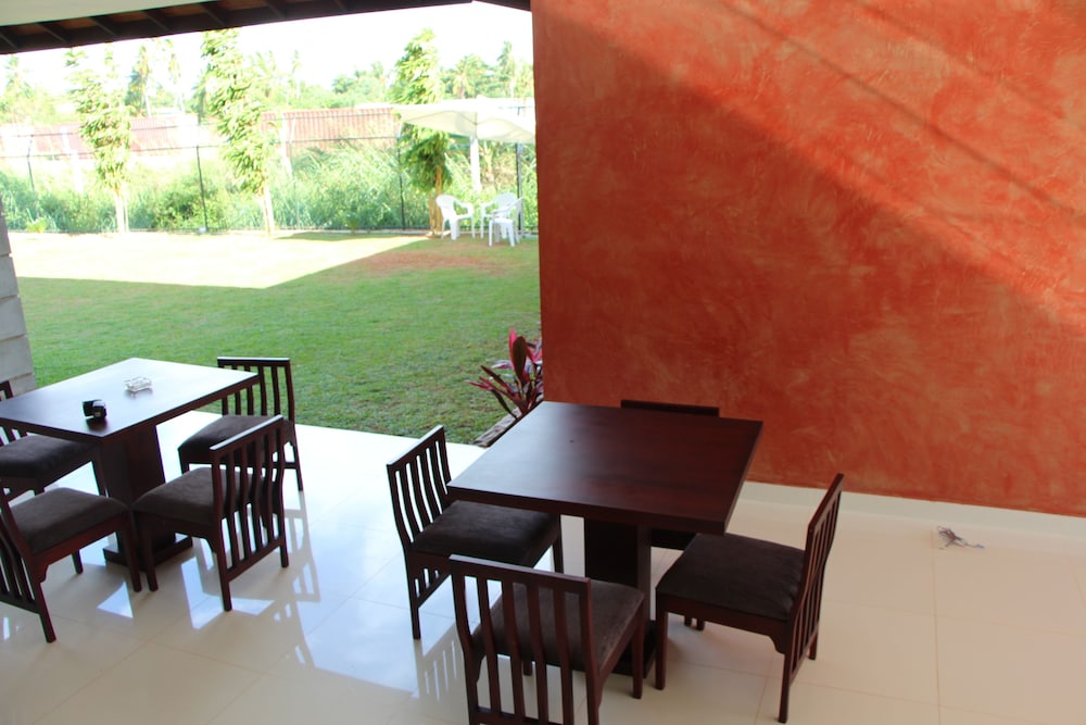Airport Villa 43/57