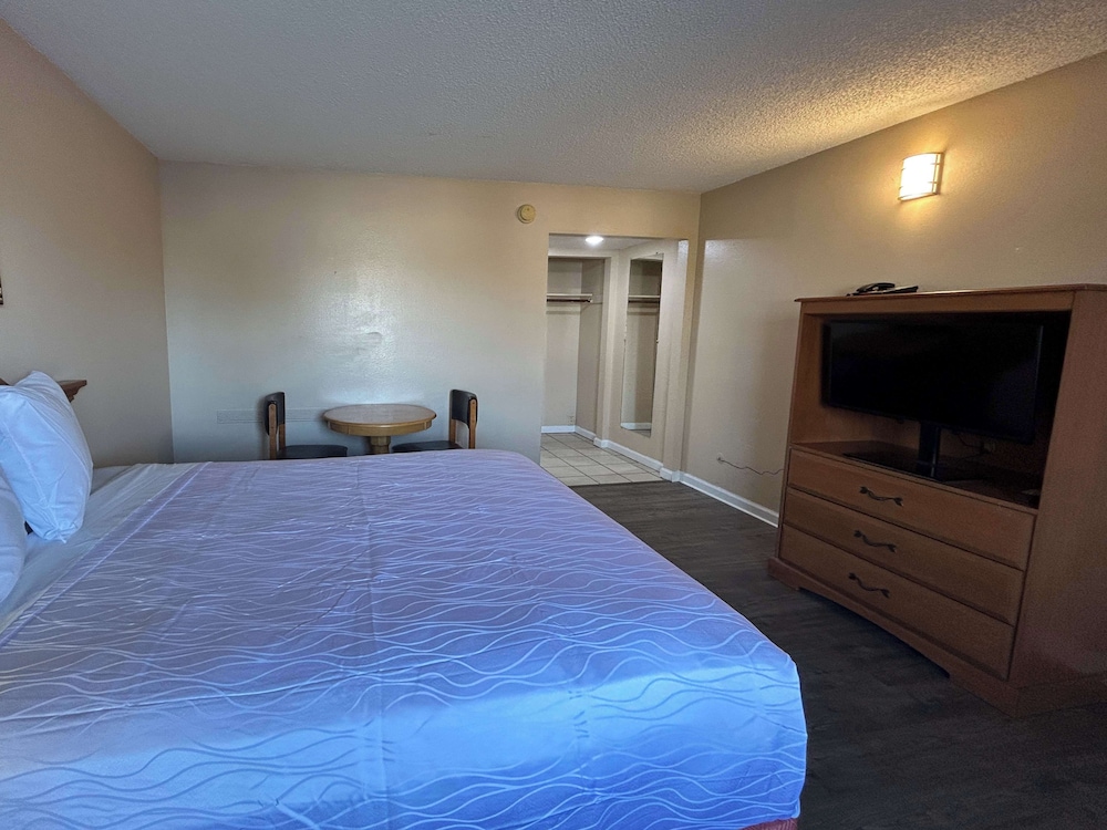 Motel6 Selma, CA 20/57