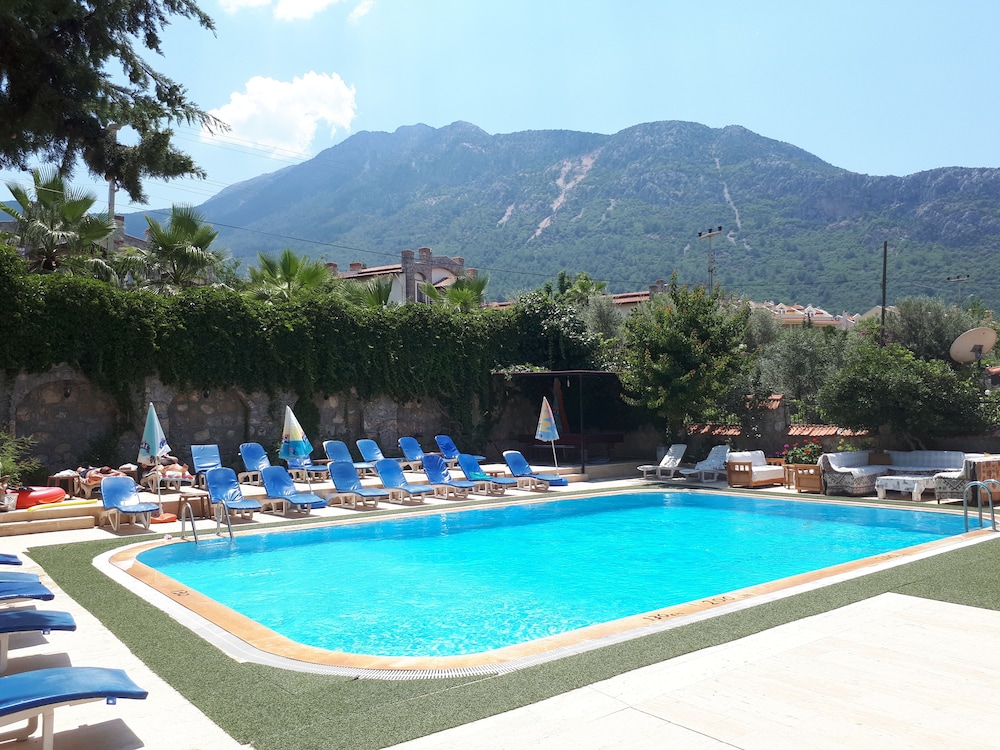 Everest Apart Hotel 51/55