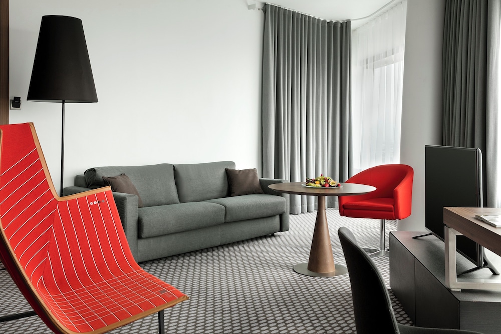 Melia Paris La Defense 49/73