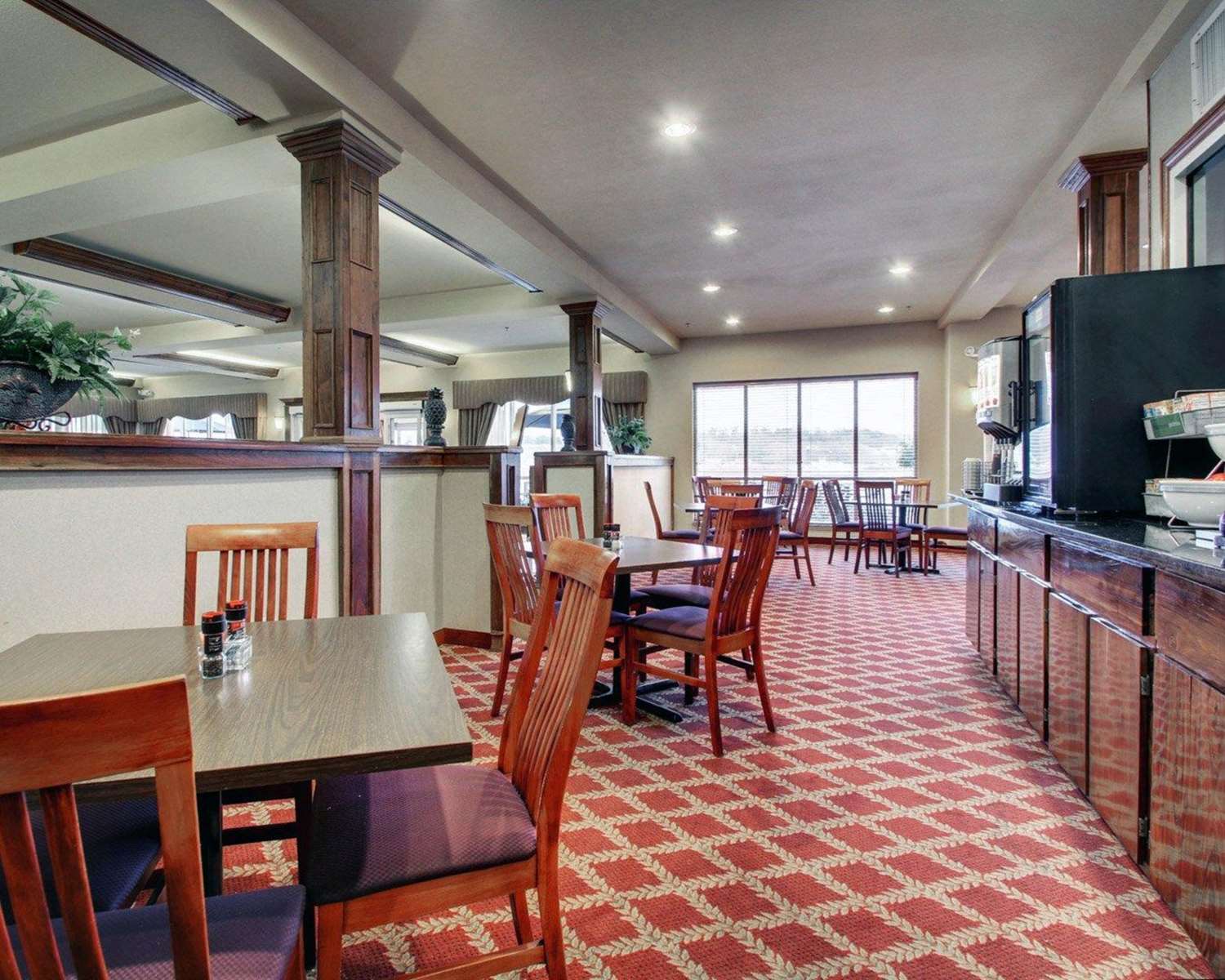 restaurant cafeteria