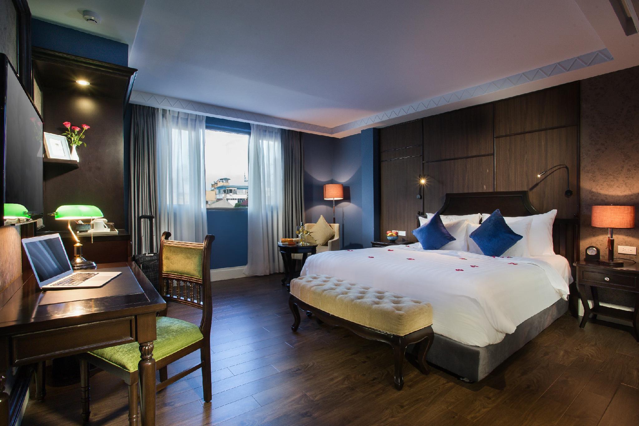 Gallery, Suite, Queen Bed, Panoramic View