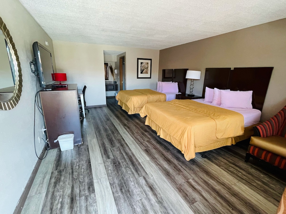 Royal Inn & Suites 6/24