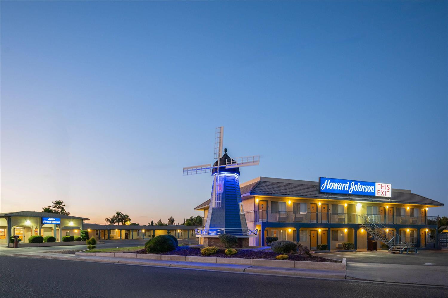 Howard Johnson By Wyndham Modesto Ceres 1/10
