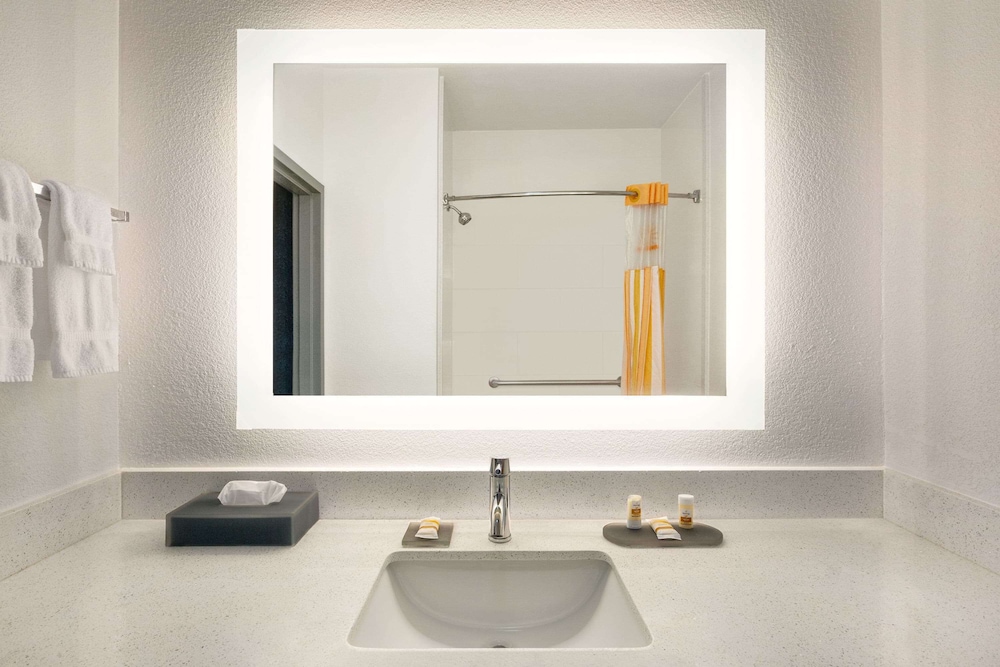 La Quinta Inn & Suites by Wyndham Dublin 23/67