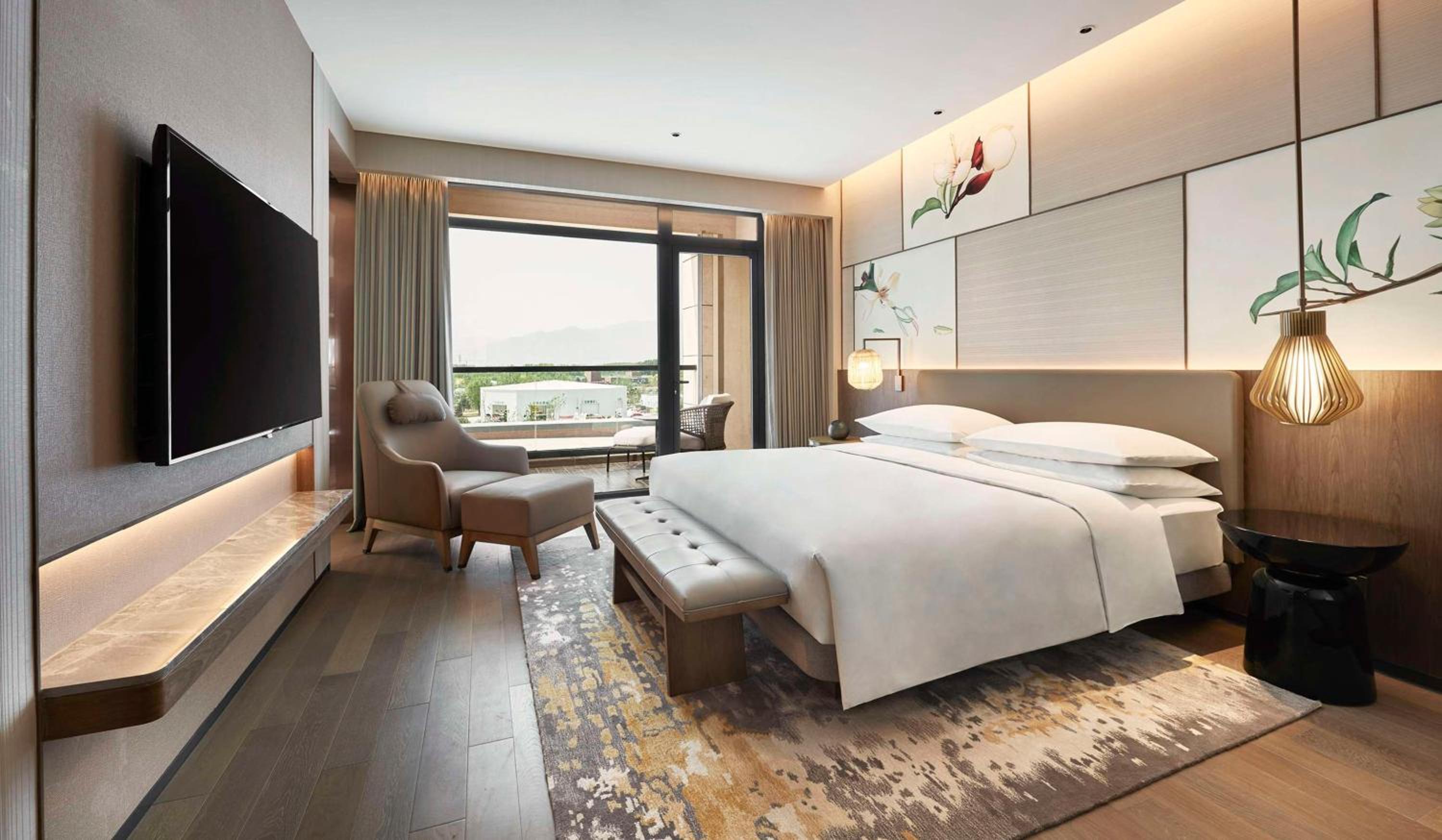 Regency, Suite, King Bed