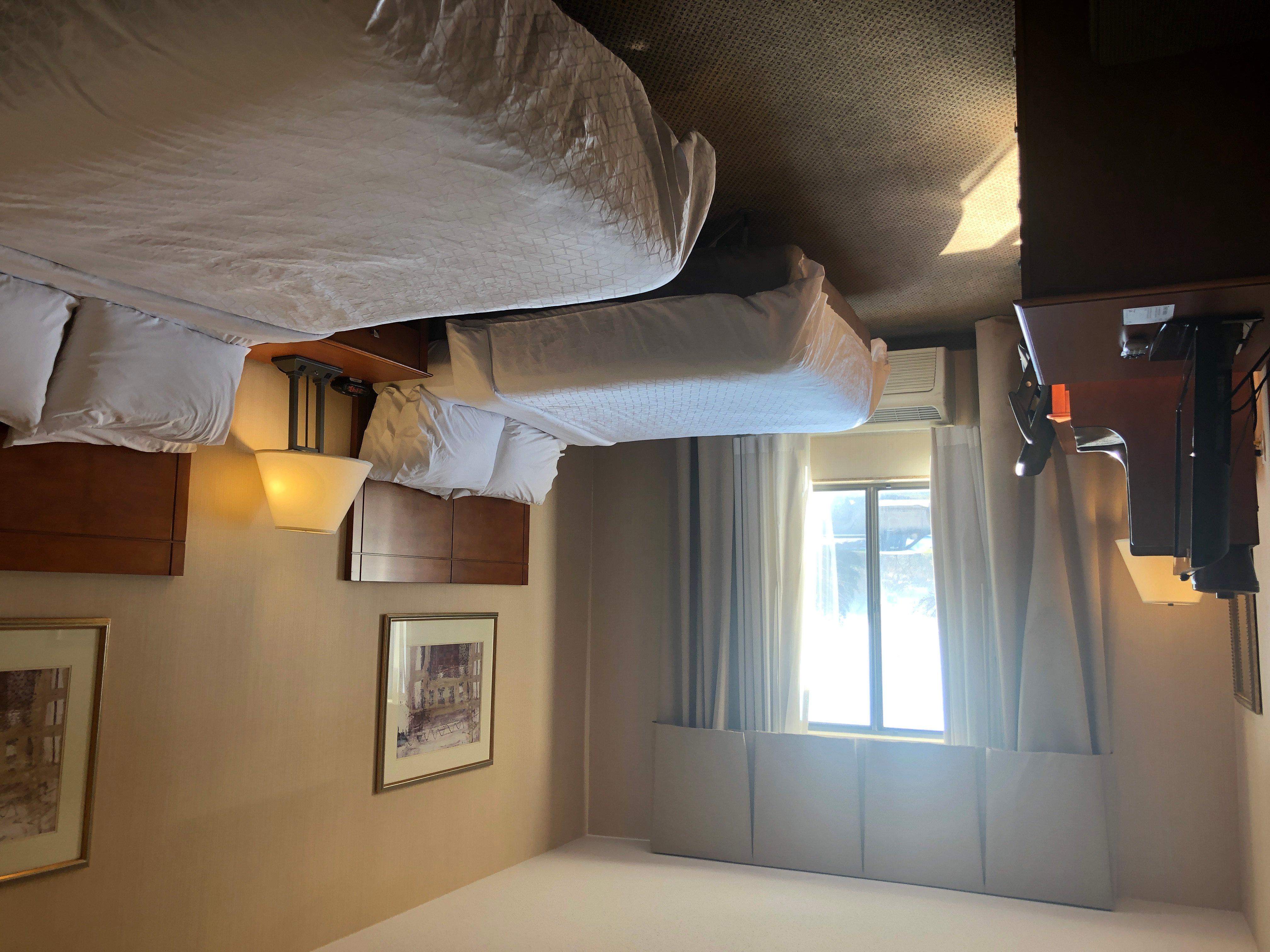 Standard, Queen Bed