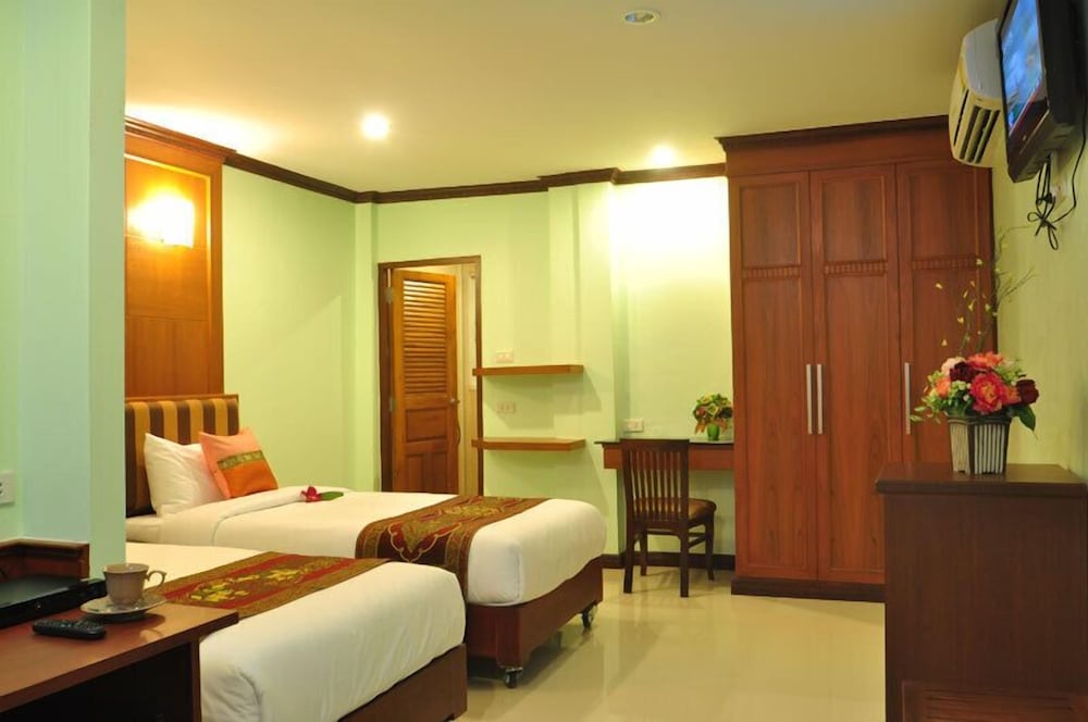 Sky Suites 18/35