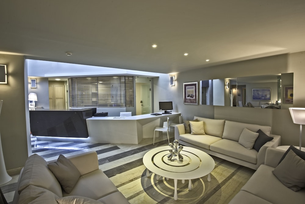 Swell Boutique Hotel photo1