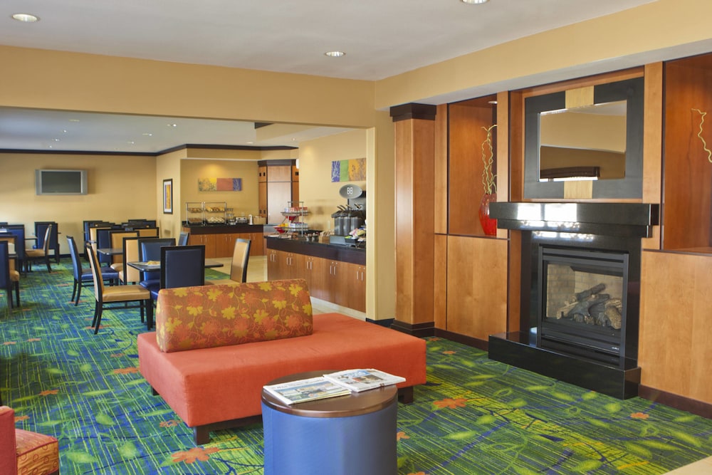 Fairfield Inn Suites Memphis East 14/21