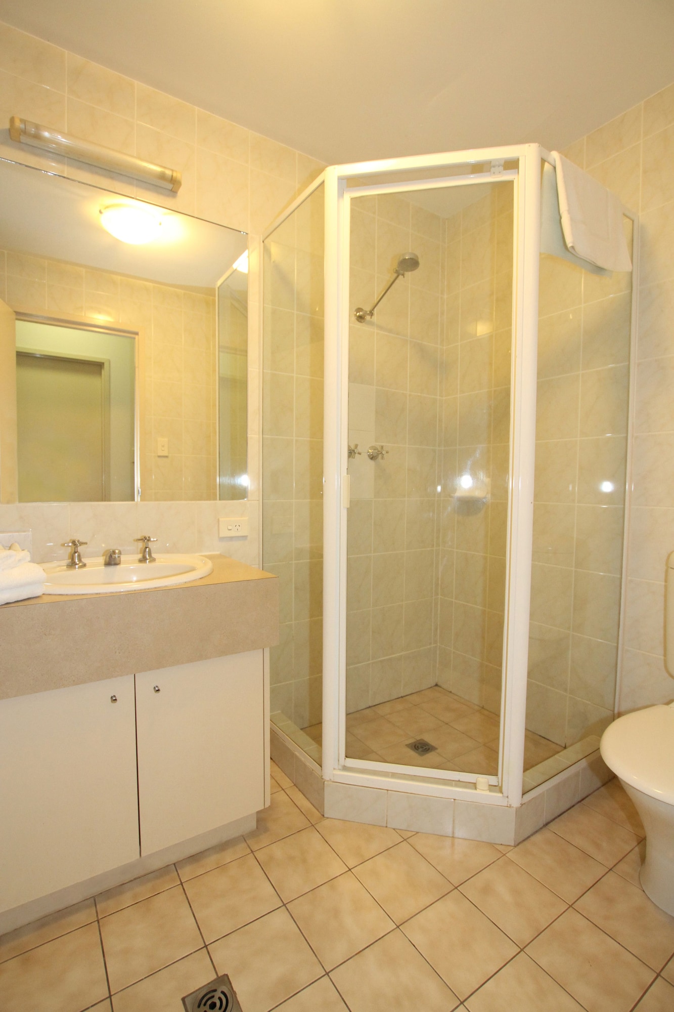 STUDIO, SUITE, DOUBLE BED