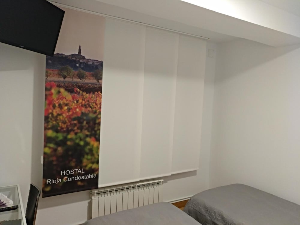 Hostal Rioja Condestable 26/48