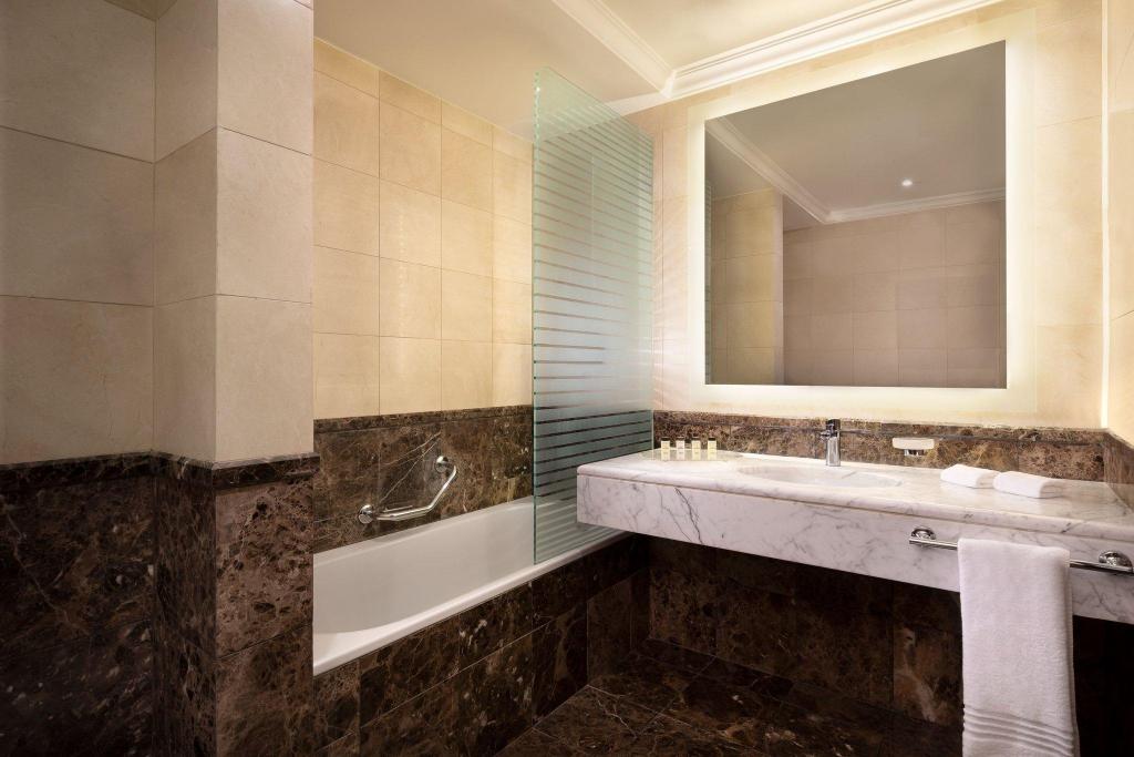 1 Bedroom, Presidential, Tower, Suite, Queen Bed, Lounge Access