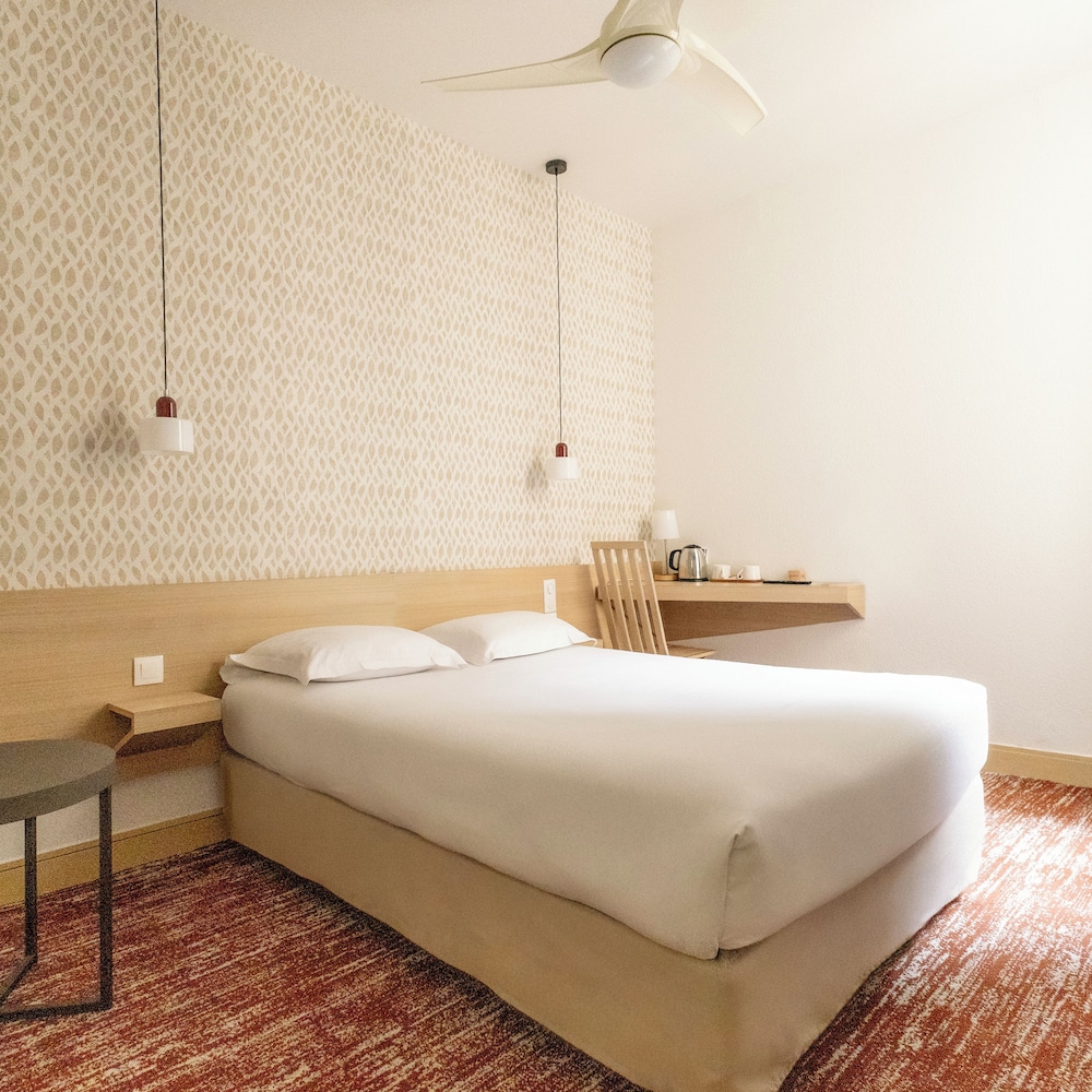 Adjoining, Family, Double and Twin Beds، Hotel Gambetta 3/10
