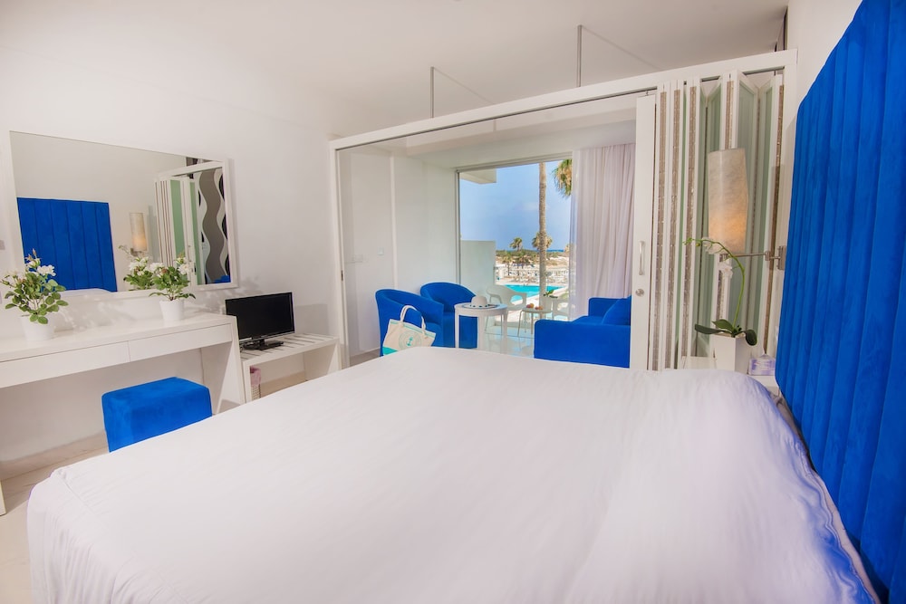 Dome Beach Marina Hotel and Resort 15/46