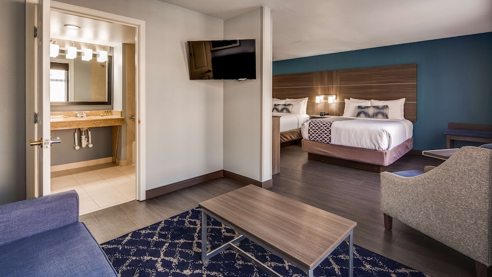 Best Western Plus Champaign/Urbana Inn 19/33