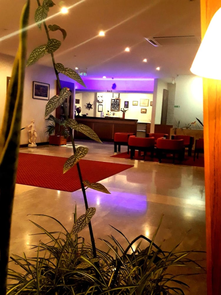 Hotel Santa Cruz 7/50
