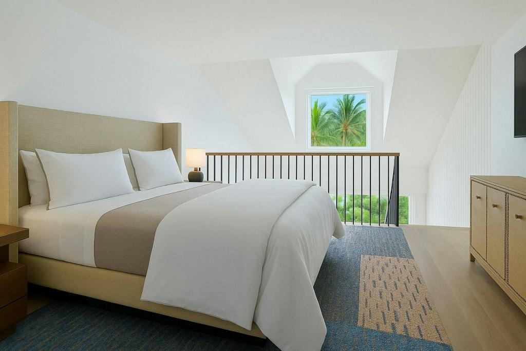 1 Bedroom, Bi Level, Suite, King Bed, Garden View, Sofa, Balcony