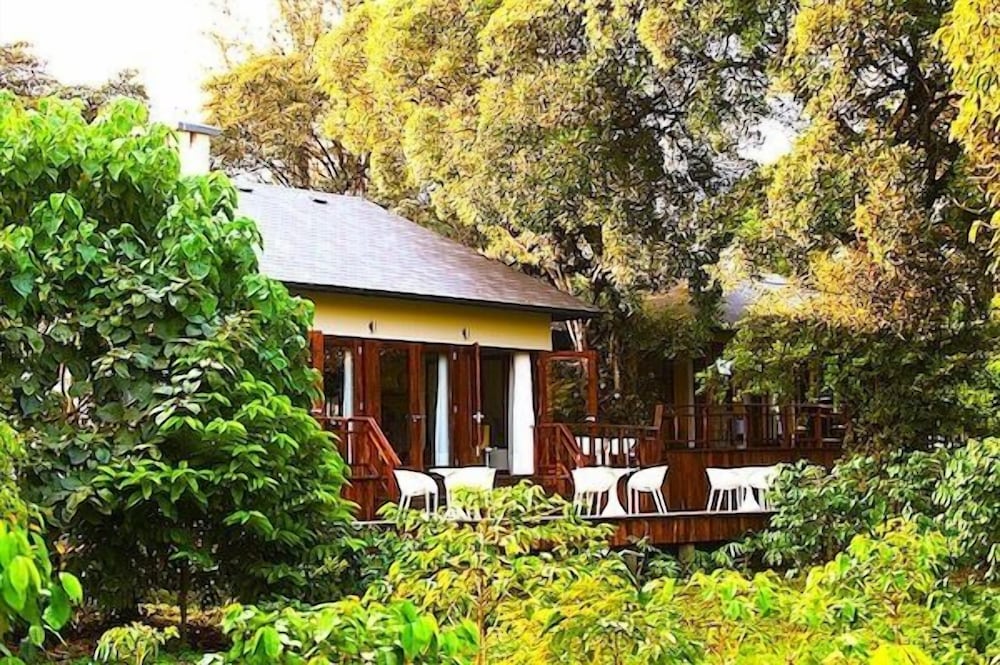 Lake Duluti Lodge 40/43