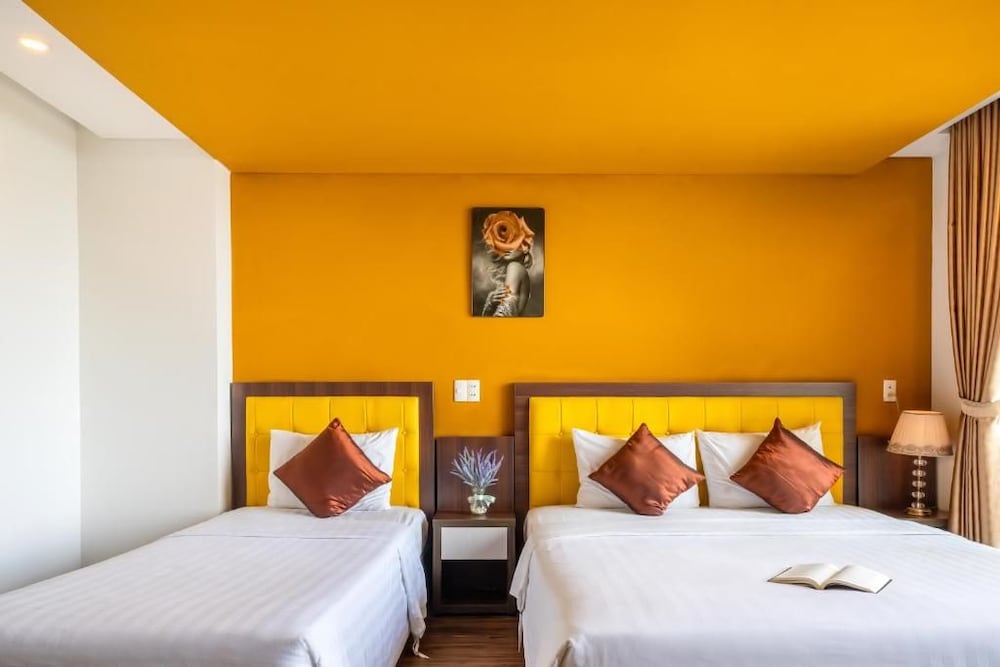 Rich Hotel 20/49