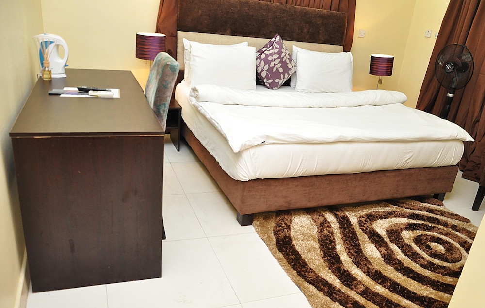Topaz Luxury Suites & Apartments 14/40