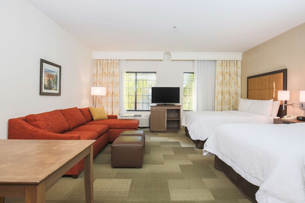 Hampton Inn & Suites Camarillo 17/39