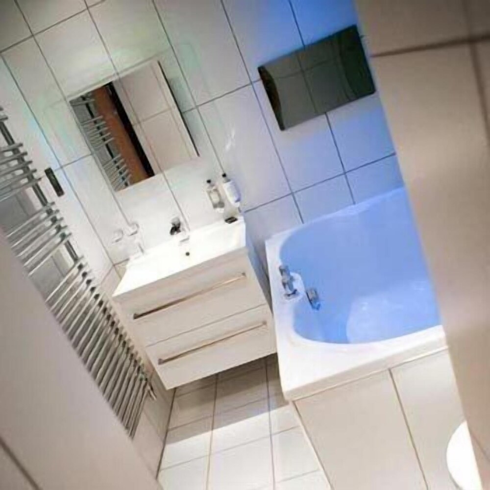 Windermere Suites 38/39