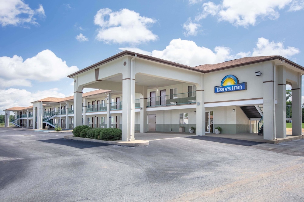 Days Inn by Wyndham Hamilton 4/37