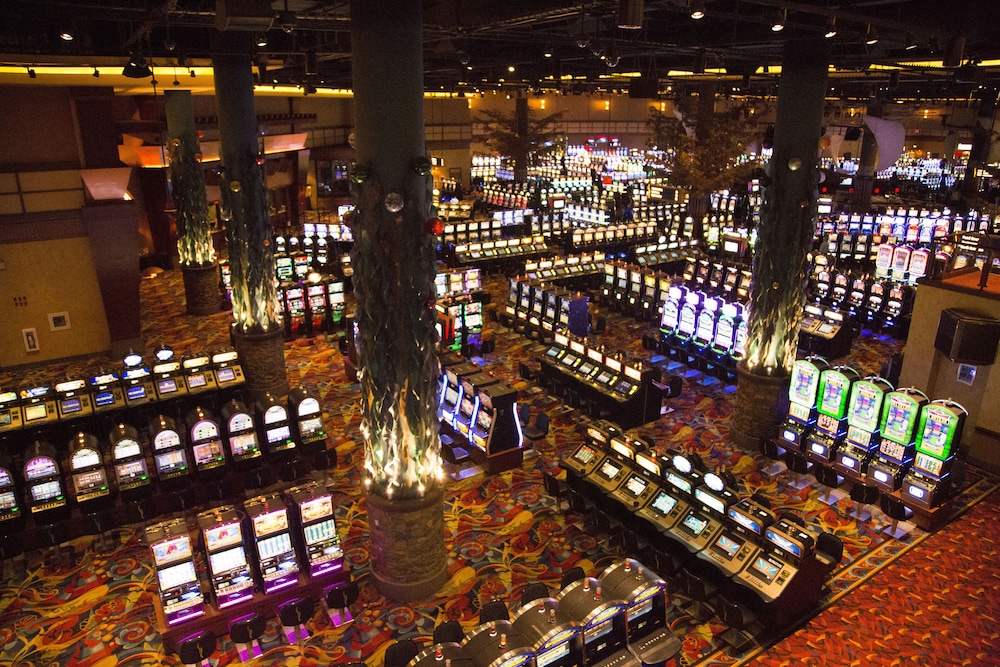 Bally's Twin River Lincoln Casino & Hotel 24/30