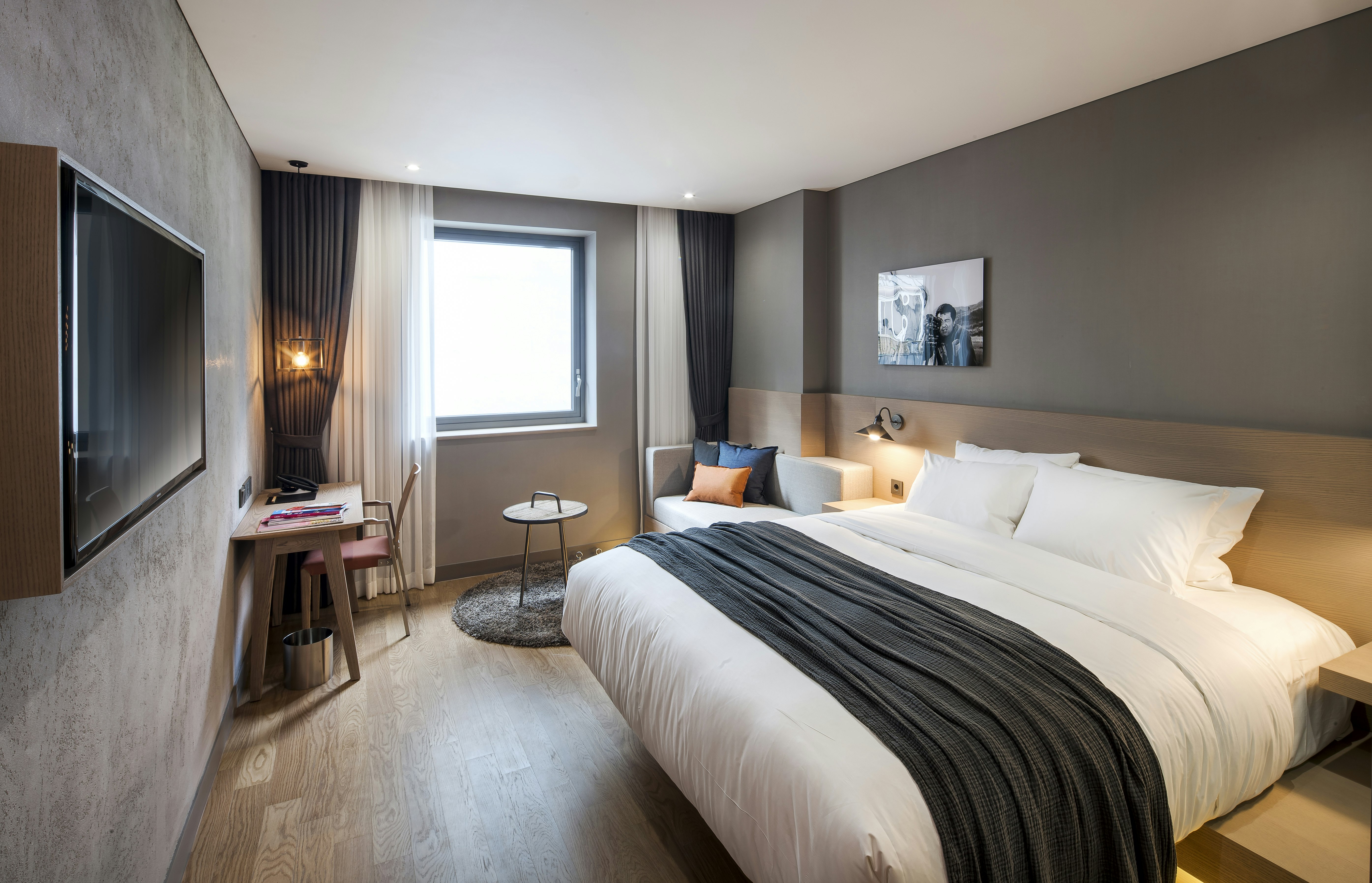 DELUXE, DOUBLE BED