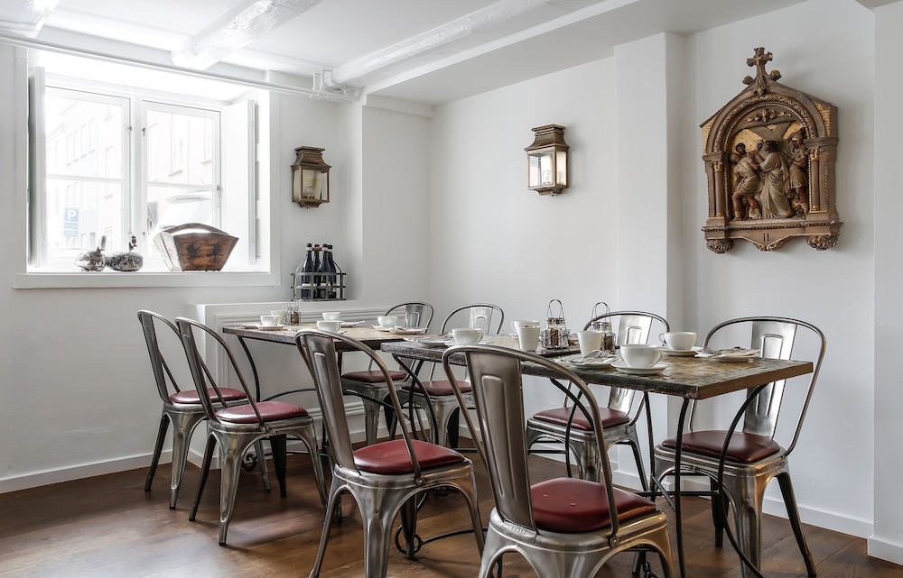 Villa Provence Hotel 53/61