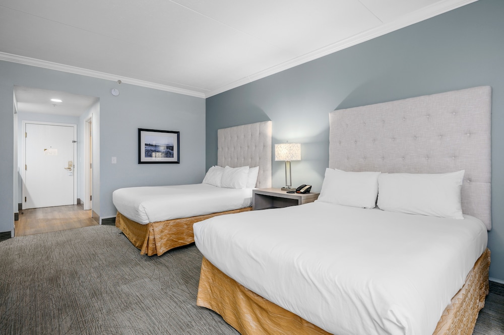 Cherry Tree Inn & Suites 9/51