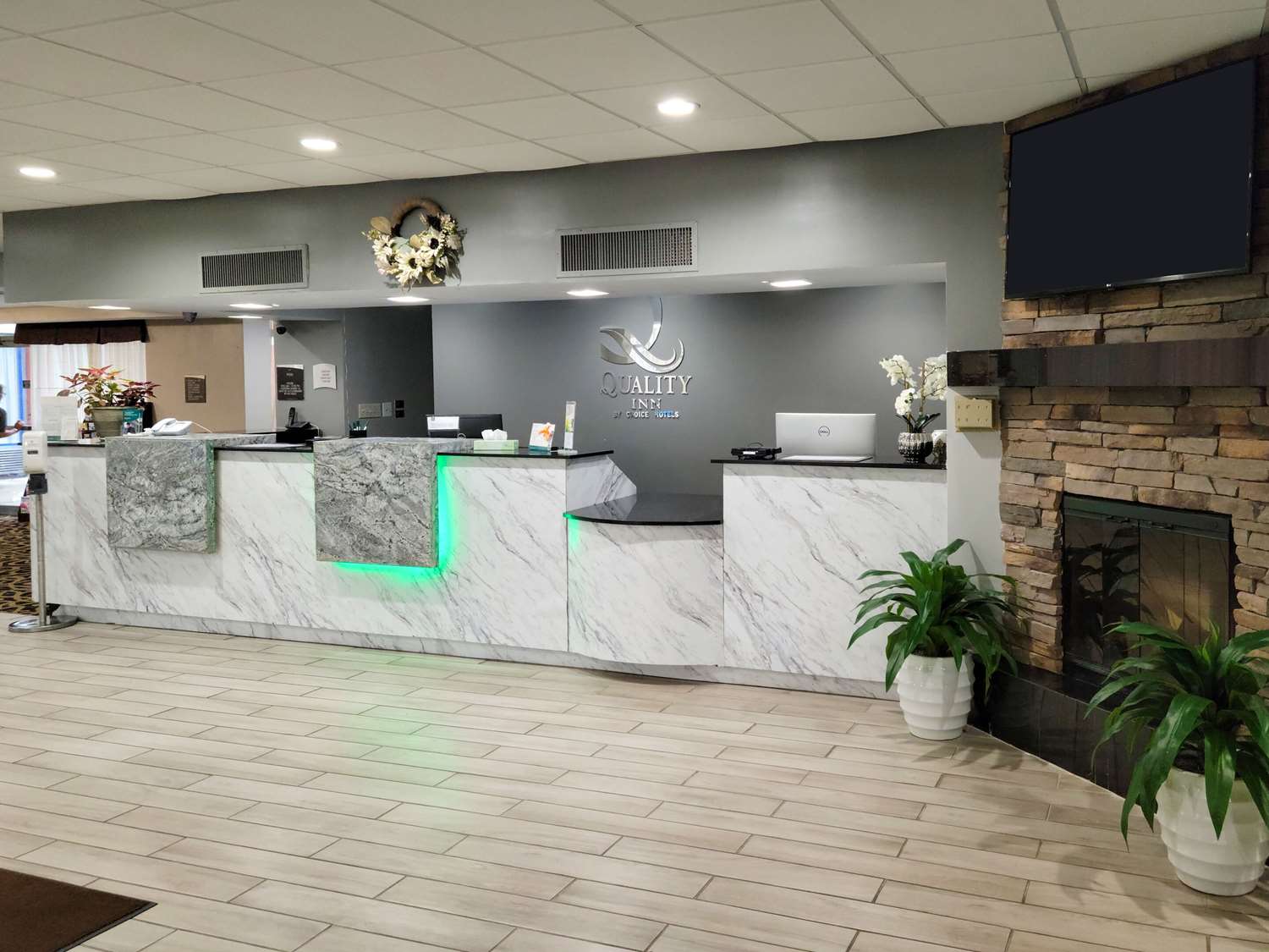 Quality Inn Terre Haute University Area 7/31