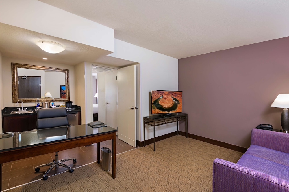 DoubleTree by Hilton Phoenix Mesa 41/69