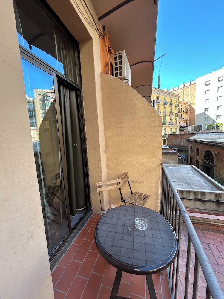 Hostal Delfos 23/49