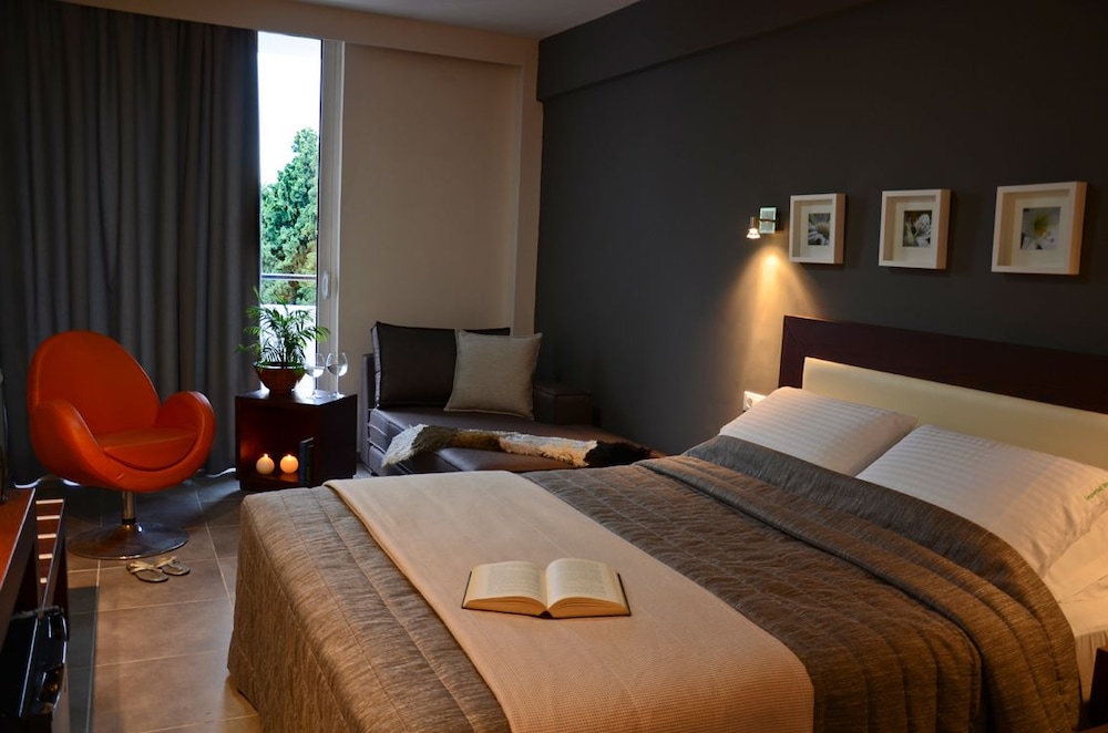 Amphitryon City Hotel 34/72