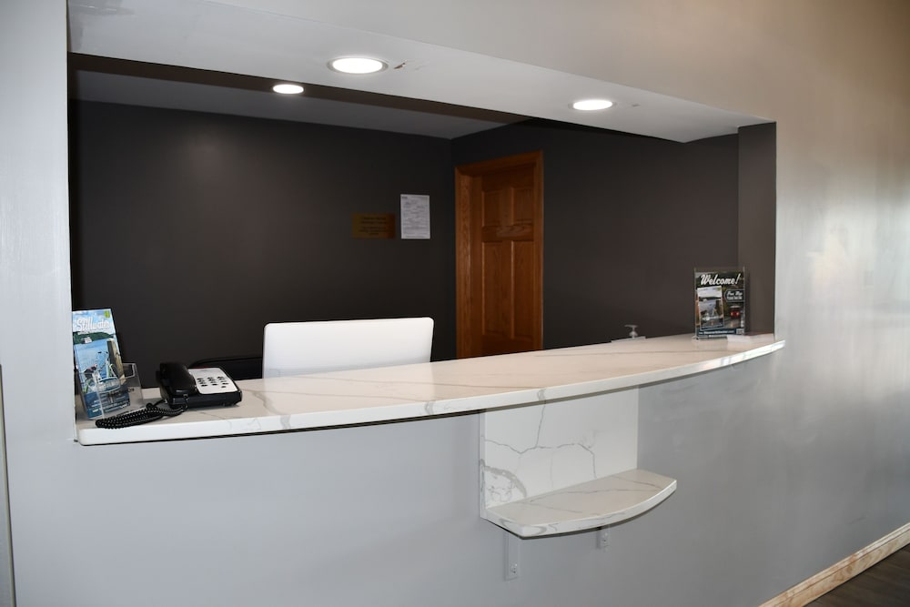 Stillwater Inn Suites 8/50