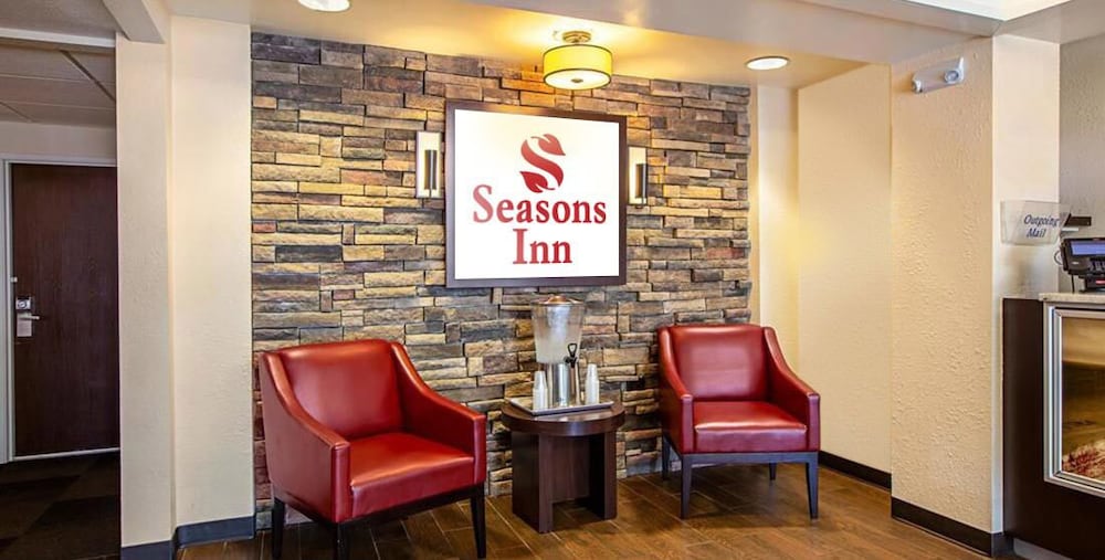 Seasons Inn Traverse City 28/45