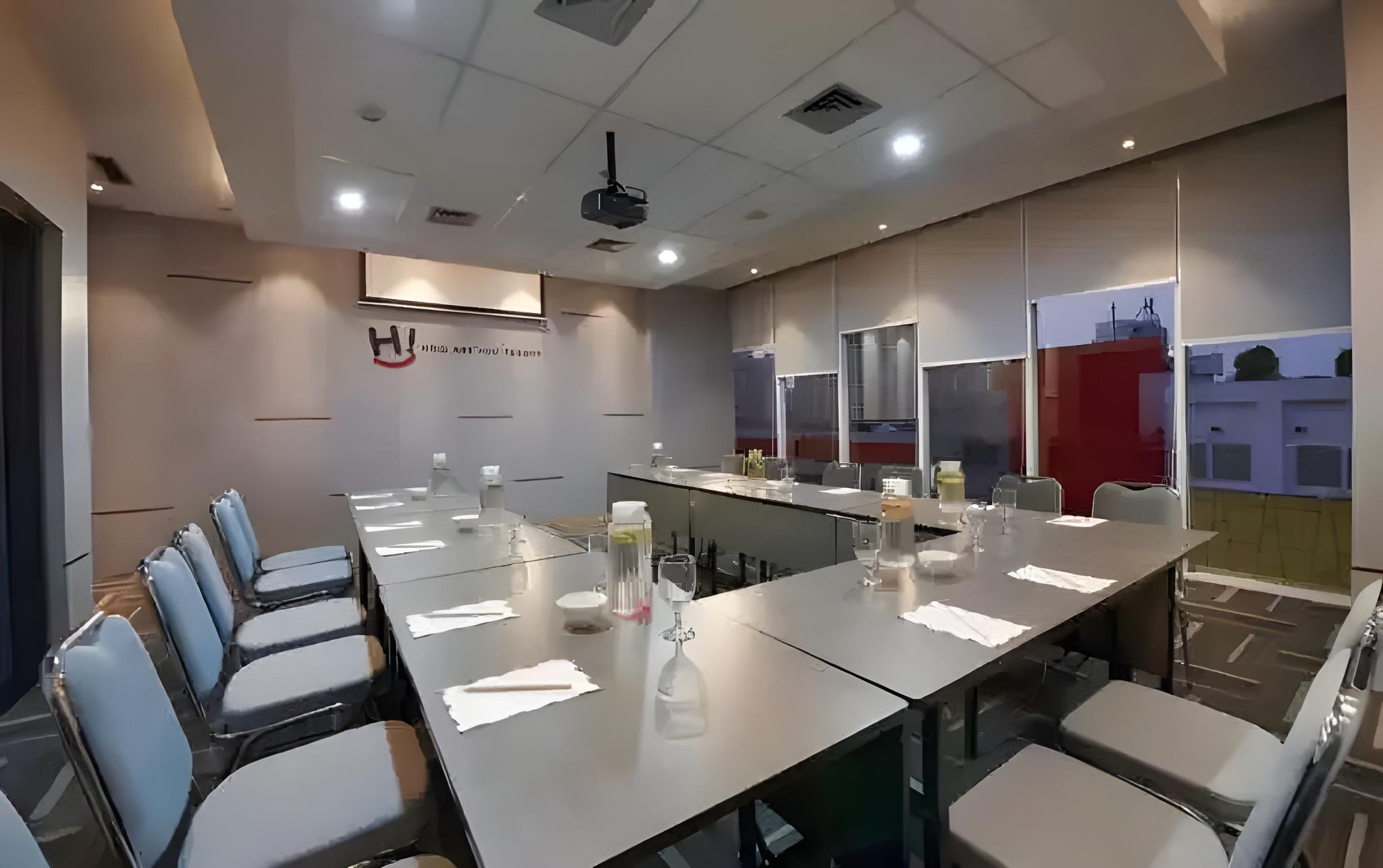 H! Hotel Senen 30/35