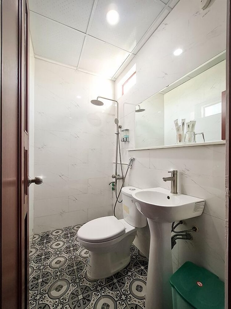 Deluxe, Queen Bed, QUAN QUAN HOTEL 5/6